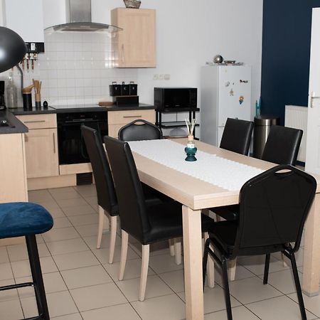 Appartement Au Rez-De-Chaussee Nichee En Plein Centre D'Arras Exterior foto